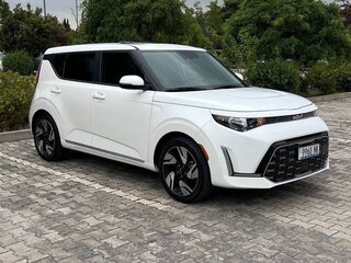 2022 Kia Soul III Рестайлинг, белый, 1990000 рублей, вид 3