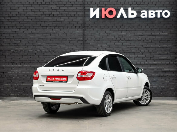 2025 Lada (ВАЗ) Granta I Рестайлинг, белый, 880000 рублей - вид 4
