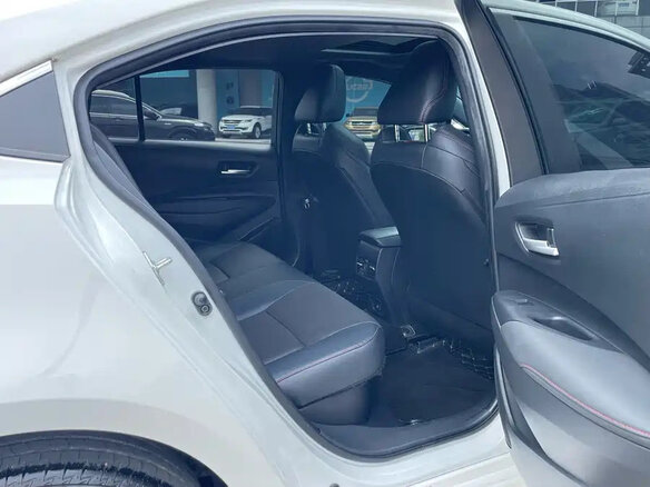 2023 Toyota Corolla Sporty XII (E210), белый, 1699000 рублей - вид 15