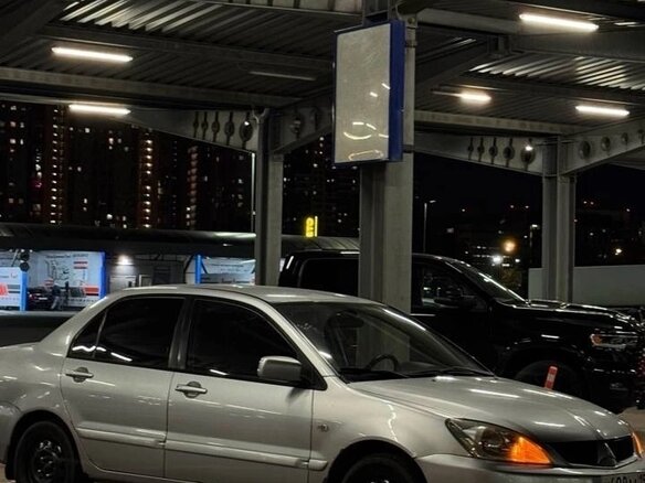 2007 Mitsubishi Lancer IX Рестайлинг, серебристый, 335000 рублей - вид 3