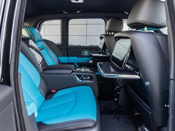 2025 Rolls-Royce Cullinan Black Badge I Рестайлинг (Series II), чёрный, 59990000 рублей - вид 28