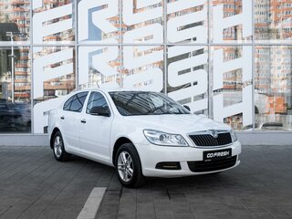 2011 Skoda Octavia II (A5) Рестайлинг, белый, 850000 рублей, вид 1