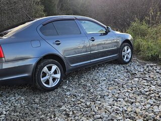 2011 Skoda Octavia II (A5) Рестайлинг, серый, 750000 рублей, вид 2