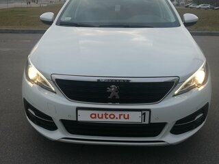 2018 Peugeot 308 II Рестайлинг, белый, 910000 рублей, вид 1