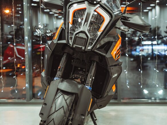 2024 KTM 1290 Super Adventure S, оранжевый - вид 4