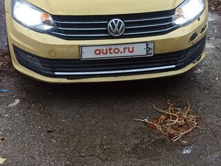 2018 Volkswagen Polo V Рестайлинг, белый, 650000 рублей, вид 1