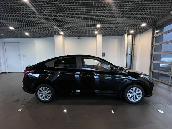 2021 Hyundai Solaris II Рестайлинг, чёрный - вид 1