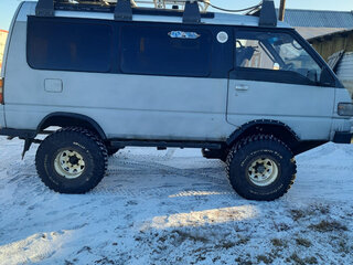 1991 Mitsubishi Delica III, серый, 850000 рублей, вид 1