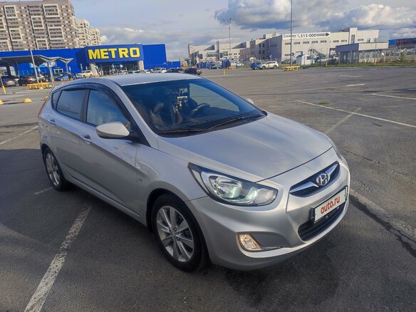 2012 Hyundai Solaris I, серебристый, 1100000 рублей