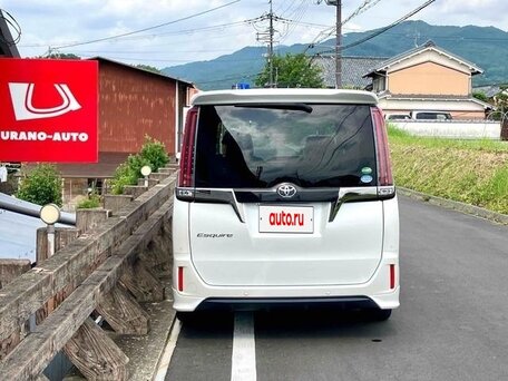 2019 Toyota Noah III (R80) Рестайлинг, белый, 2990000 рублей, вид 4
