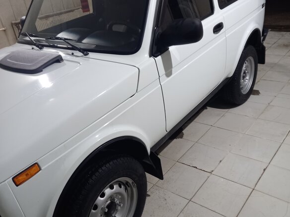 1997 Lada (ВАЗ) 2121 (4x4) I Рестайлинг, белый, 800000 рублей