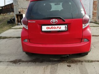 2015 Toyota Ractis II, красный, 950000 рублей, вид 2