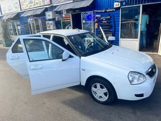 2018 Lada (ВАЗ) Priora I Рестайлинг, белый, 600000 рублей, вид 1