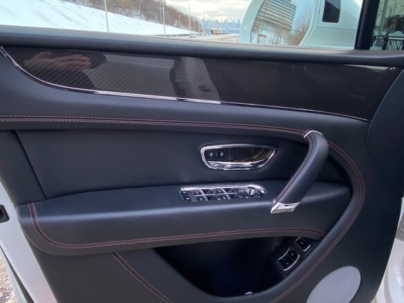 2019 Bentley Bentayga I, белый, 11400000 рублей - вид 18