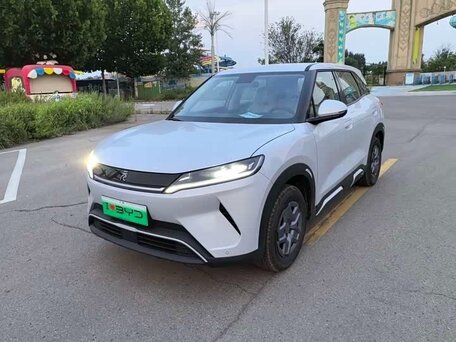 2026 BYD Yuan Up 45.12 kWh, серебристый, 1870000 рублей, вид 1