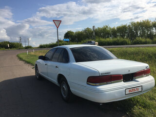 1996 Ford Crown Victoria I, белый, 1000000 рублей, вид 3