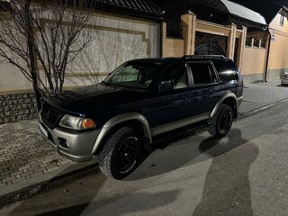 2001 Mitsubishi Montero Sport I, белый, 1050000 рублей, вид 1