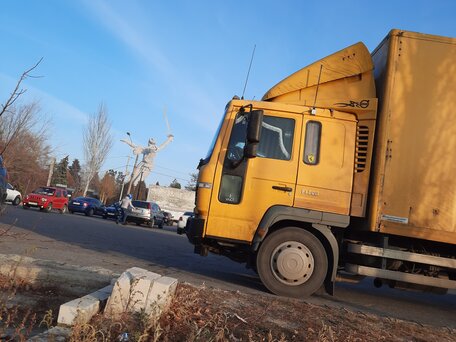 2006 Volvo FL, жёлтый, 2700000 рублей, вид 3