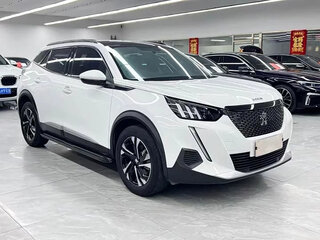 2022 Peugeot 2008 II, белый, 1400000 рублей, вид 3