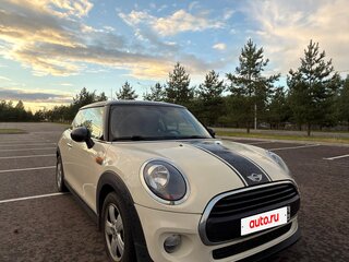 2018 Mini Hatch Cooper III (F55/F56), белый, 1590000 рублей, вид 3
