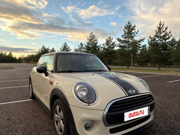 2018 Mini Hatch Cooper III (F55/F56), белый - вид 2