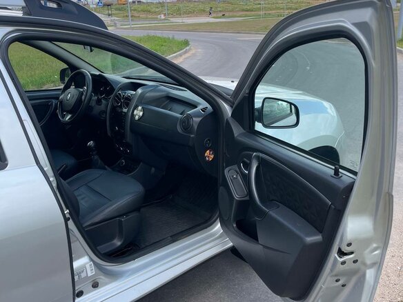 2016 Renault Duster I Рестайлинг, серебристый, 1100000 рублей - вид 24