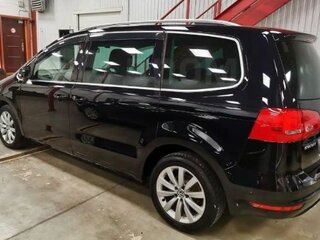 2012 Volkswagen Sharan II, чёрный, 1060000 рублей, вид 5