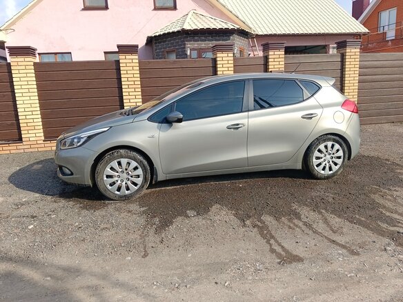 2013 Kia Ceed II, серебристый, 1250000 рублей - вид 2