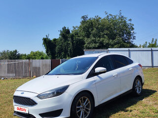 2017 Ford Focus III Рестайлинг, белый, 850000 рублей, вид 1