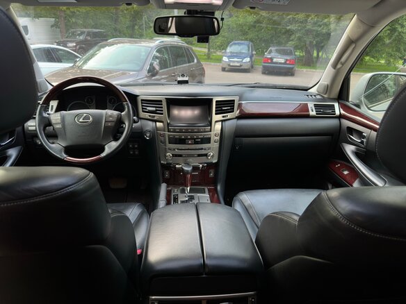 2013 Lexus LX 570 III Рестайлинг, серебристый, 5100000 рублей - вид 11
