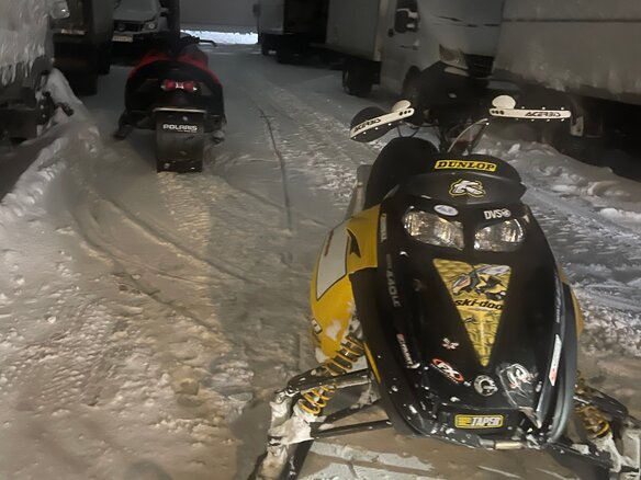 2005 BRP Ski-Doo MXZ X-racing 440, жёлтый, 350000 рублей