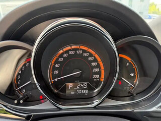 2023 Toyota Yaris XP150 Рестайлинг 2, белый, 1430177 рублей, вид 5
