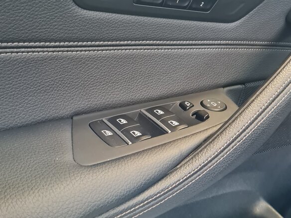 2019 BMW 5 серии 520d xDrive VII (G30/G31/G38), чёрный, 4099000 рублей - вид 10