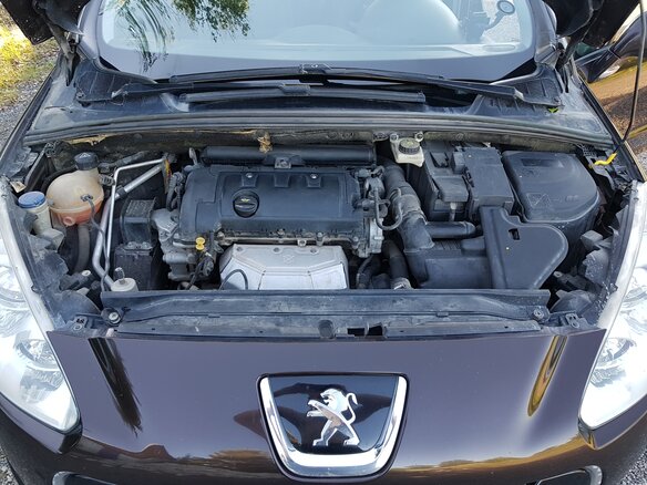 2011 Peugeot 308 I Рестайлинг, коричневый, 580000 рублей - вид 2