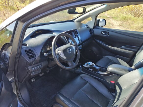 2014 Nissan Leaf (EM57) I (ZE0/AZE0), серебристый, 1245904 рублей - вид 6