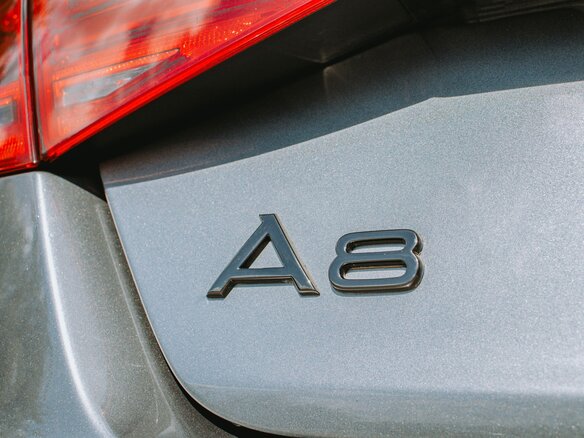 2013 Audi A8 III (D4), серый, 2600000 рублей - вид 26