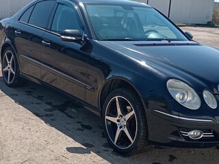2008 Mercedes-Benz E-Класс 230 III (W211, S211) Рестайлинг, чёрный, 1100000 рублей, вид 4
