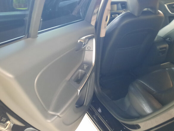 2013 Volvo S60 II Рестайлинг, коричневый, 1500000 рублей - вид 13