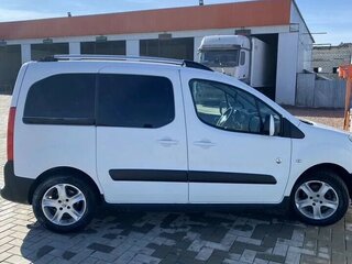 2011 Peugeot Partner II, белый, 725000 рублей, вид 4