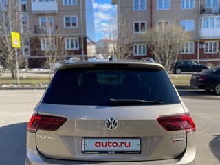 2017 Volkswagen Tiguan II, бежевый, 2950000 рублей, вид 5