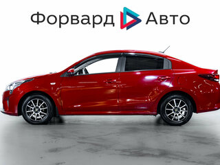 2021 Kia Rio IV Рестайлинг, красный, 1299800 рублей, вид 4
