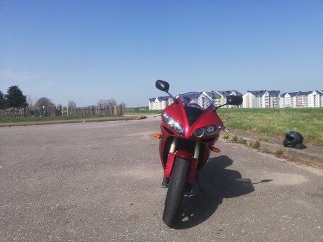 2005 Yamaha YZF-R1, пурпурный, 933953 рублей, вид 2