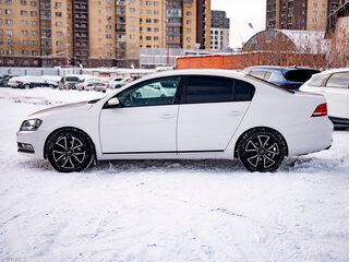 2011 Volkswagen Passat B7, белый, 1090000 рублей, вид 4
