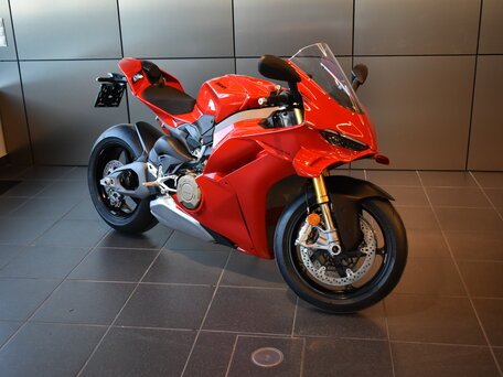 2024 Ducati Panigale V4, красный, 3499000 рублей, вид 1