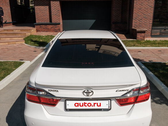 2015 Toyota Camry VII (XV50) Рестайлинг, белый, 2250000 рублей - вид 4