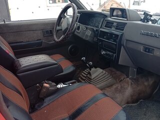 1990 Nissan Terrano I, красный, 600000 рублей, вид 4