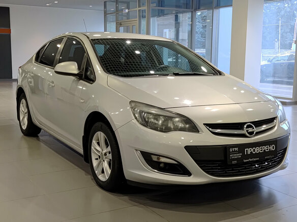 2013 Opel Astra J Рестайлинг, серебристый, 615000 рублей - вид 2