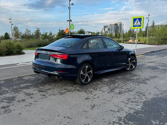 2020 Audi A3 III (8V) Рестайлинг, синий, 2050000 рублей - вид 4