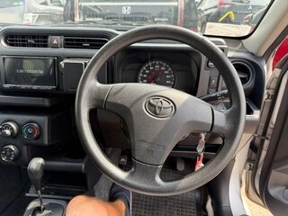 2022 Toyota Probox I Рестайлинг, серебристый, 898911 рублей, вид 4