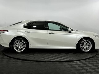 2018 Toyota Camry VIII (XV70), белый, 2570000 рублей, вид 5